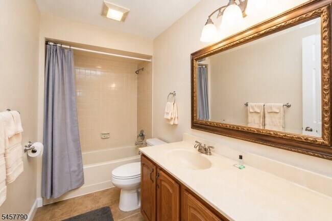 Building Photo - 5 Red Lodge Dr