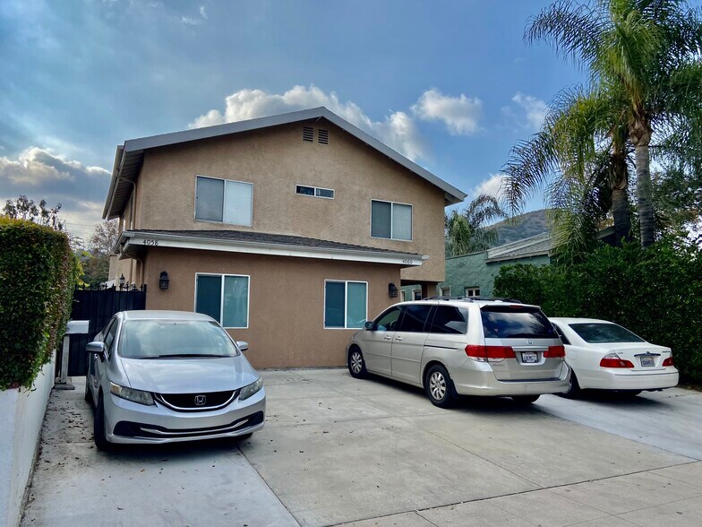 Atwater Village with drive way parking - 4058 Garden Ave