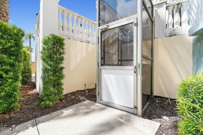 Building Photo - 102 Yacht Harbor Dr