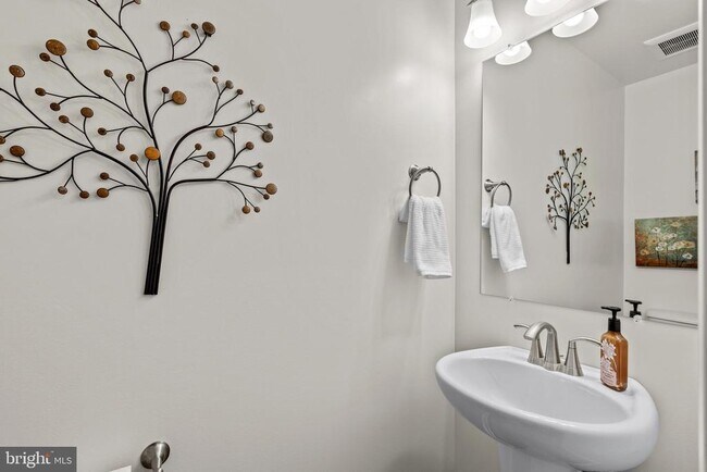 Building Photo - 2051 Ter Vw Ln