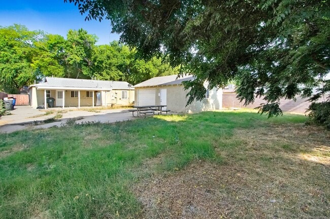 Building Photo - Coming Soon! 3/1 One story Home in San Ber...
