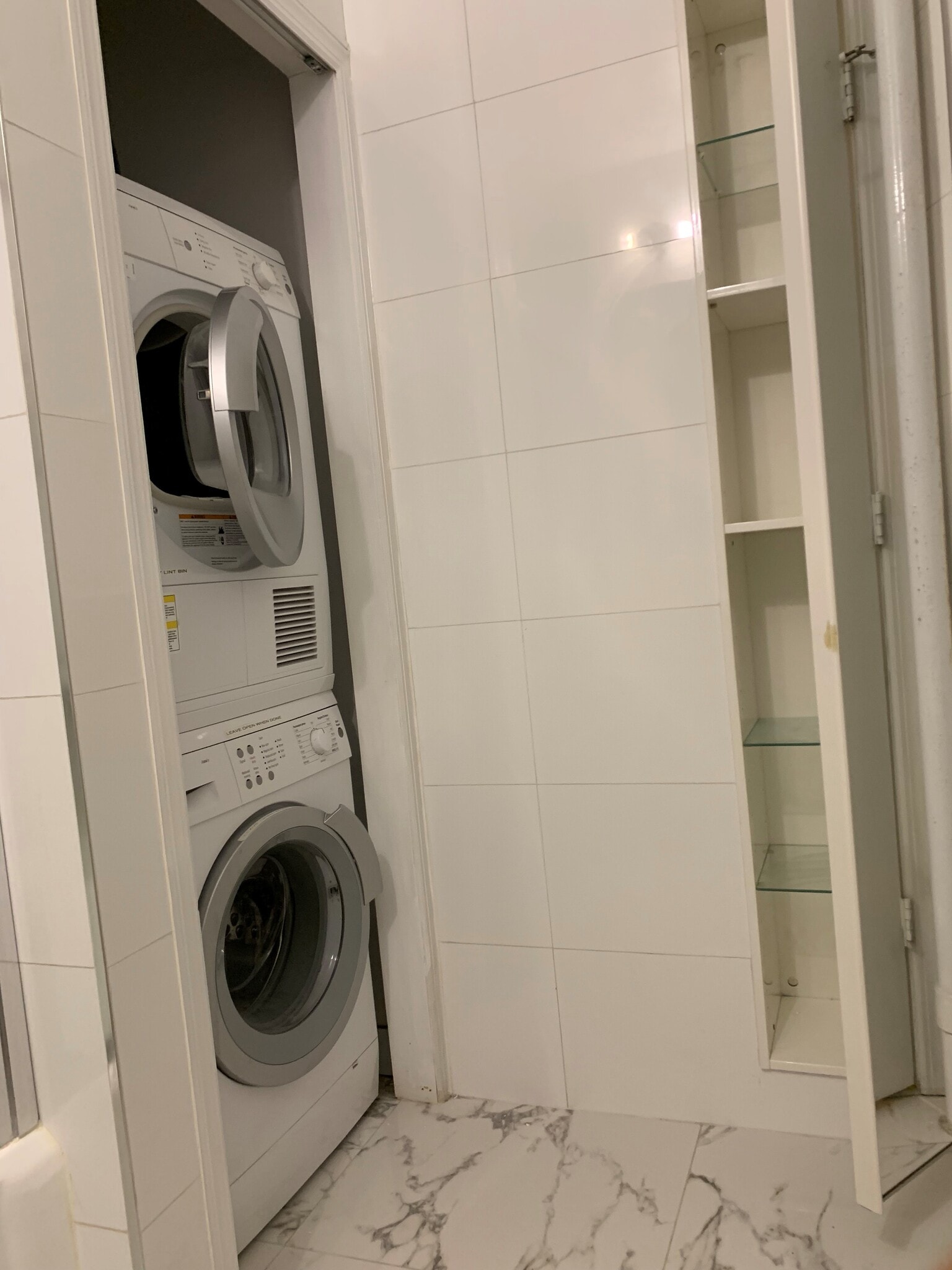 WASHER - 208 E 28th St
