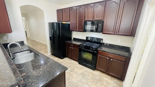 Building Photo - 42447 W Capistrano Dr