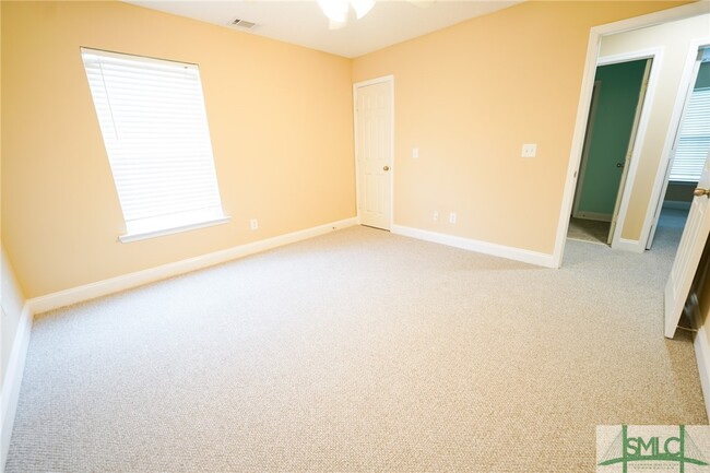 Building Photo - 292 Vining Way