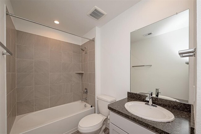 Building Photo - 24330 Elmwood Falls Dr