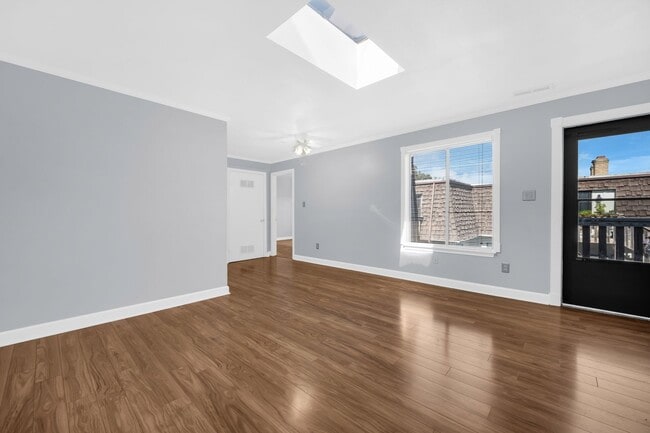 Building Photo - 1635 Ocean Bay Dr