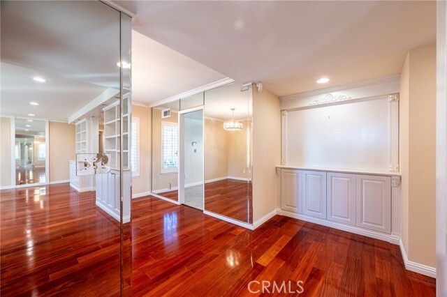 Building Photo - 157 Christina St