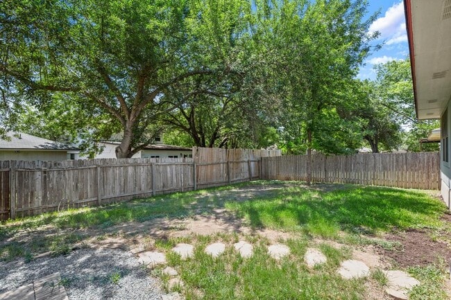 Building Photo - 8133 Tockington Way