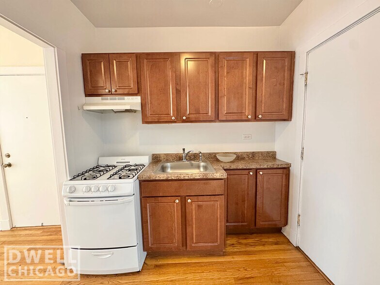 Building Photo - 2607 N Spaulding Ave