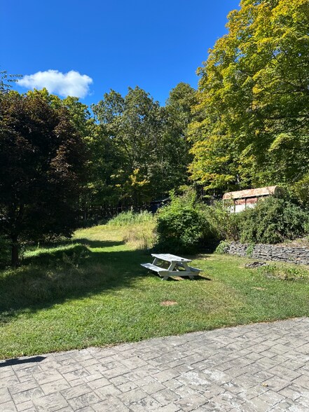 Building Photo - 410 Kripplebush Rd