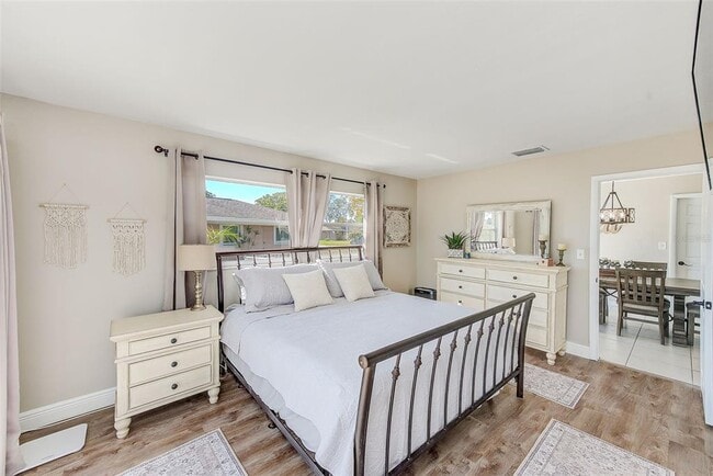 Building Photo - 7195 Augusta Blvd