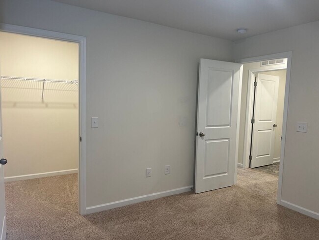 Building Photo - 181 Wanderlust Ct
