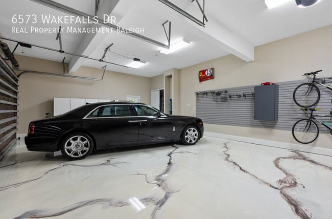 Building Photo - 6573 Wakefalls Dr