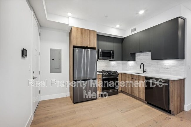 Building Photo - 1112 6th St NW