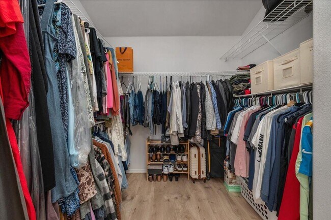 Building Photo - Beautiful North Clovis 3/2.5 Home in Gated Community