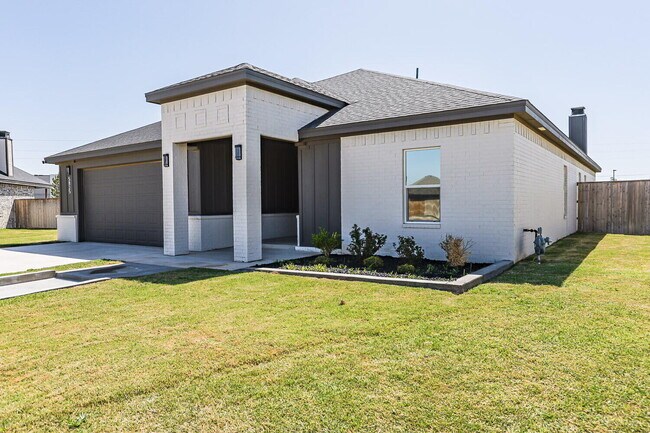 Building Photo - 5825 Grinnell St