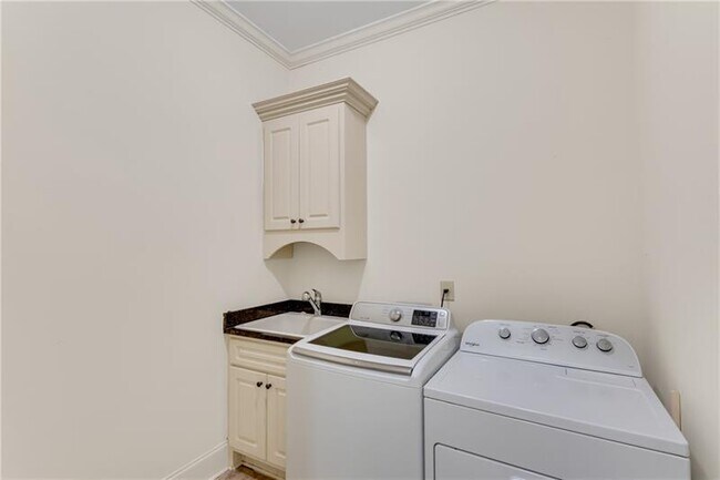 Building Photo - 5861 Yoshino Cherry Ln NE