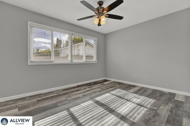 Building Photo - Serra Mesa 3 Bedroom Home with Private Yard & Oversized 2-Car Garage