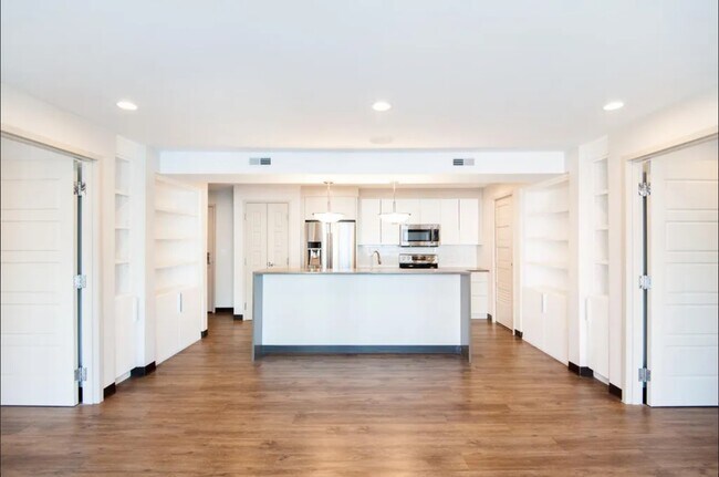 Building Photo - 11 Dorchester St