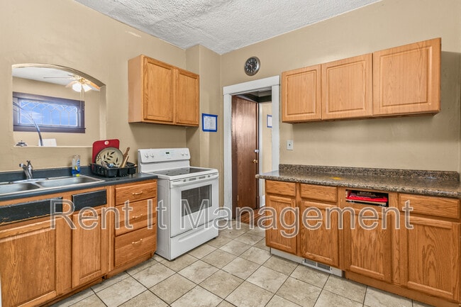 Building Photo - 3222 Webster St