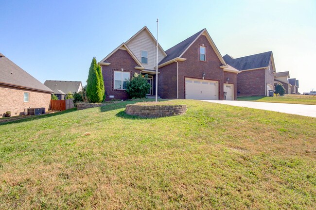 Building Photo - HUGE FRESH Executive home in Farmington