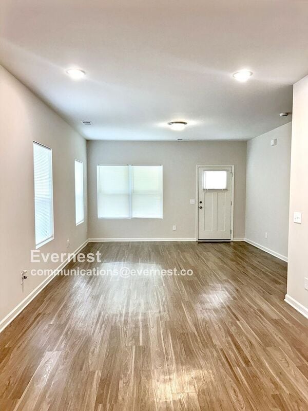 Building Photo - 532 Elam Ave