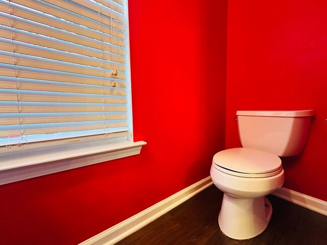 Building Photo - End-Unit 3BR Townhome Minutes to NCSU, Downtown & Crossroads