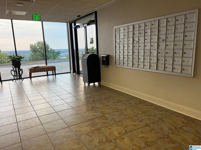 Building Photo - 1120 Beacon Pkwy W