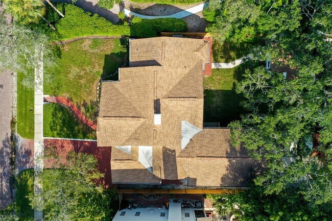 Building Photo - 2918 W Coachman Ave