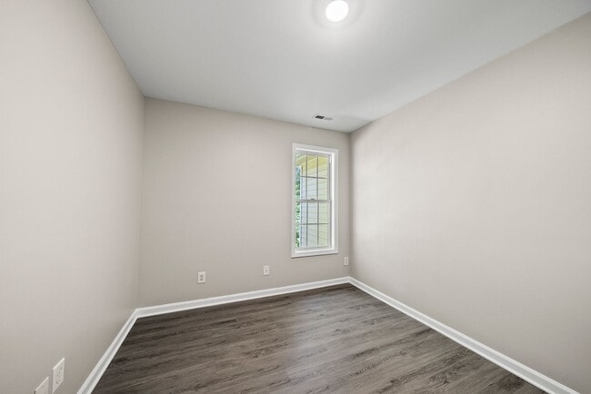 Building Photo - 205 Tonylee Ct