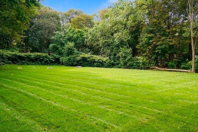 Building Photo - 999 Hancock St