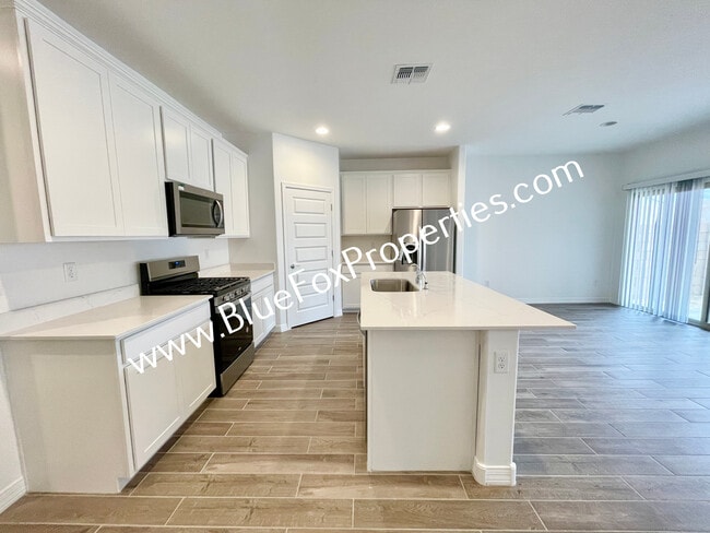 Building Photo - 5542 Coyote Star Rd