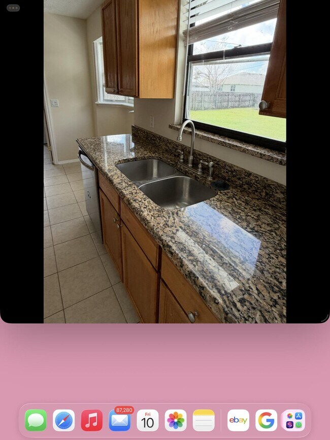 Building Photo - 726 NE Lanfair St