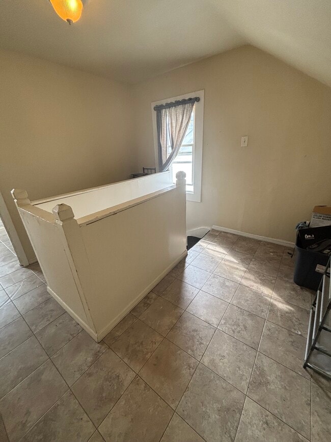 Building Photo - 602 E 33rd St