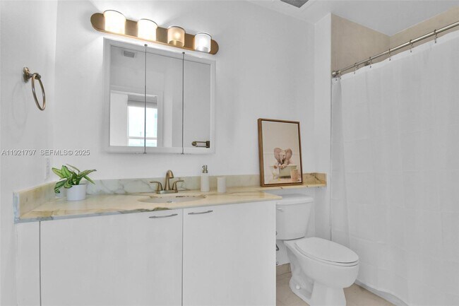 Building Photo - 234 NE 3rd St