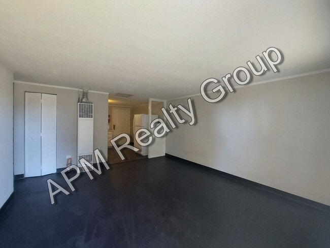 Building Photo - Two bedroom apartment near Harden St - 50%...