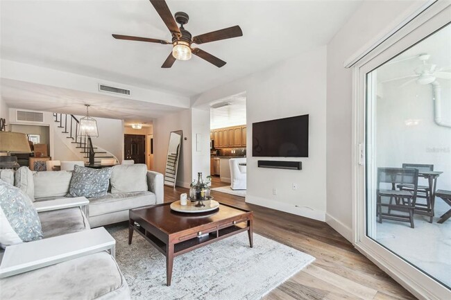 Building Photo - 762 S Village Cir