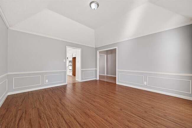 Building Photo - 1918 Shadow Forest Dr