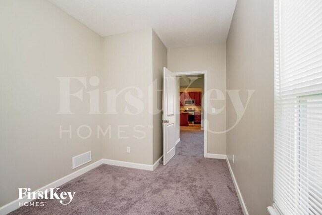Building Photo - 7146 Rillford Rd