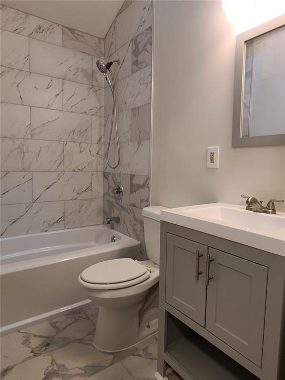 Building Photo - 1940 Meadow Ln