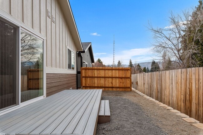 Building Photo - Brand new 2 bed/2 bath, central a/c, dishwasher, washer & dryer, deck & patio! March rent free!