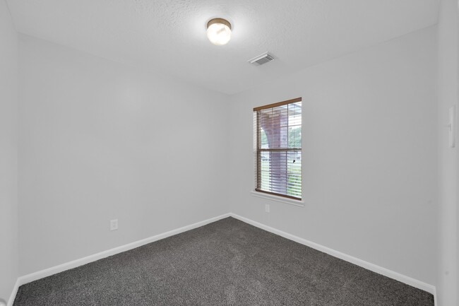 Building Photo - 5440 N Buffalo Cir