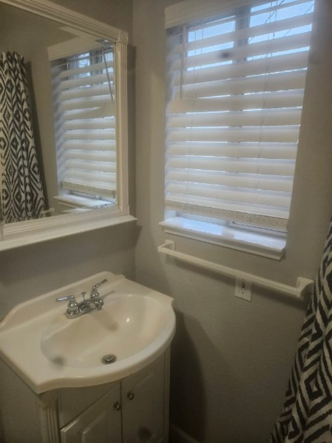 Building Photo - ro19300 Mountain Meadow South