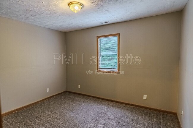 Building Photo - 617 Oregon St