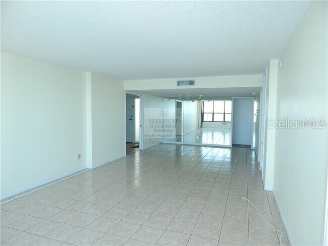 Building Photo - 300 Woodette Dr