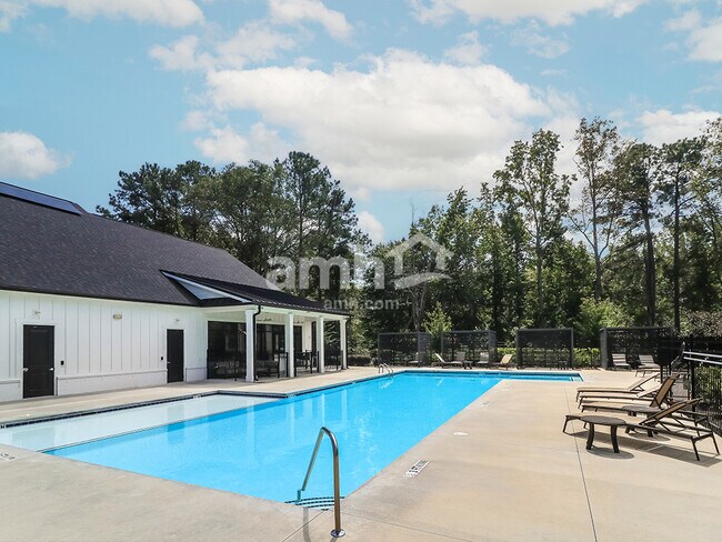 Building Photo - 520 Slew Dr