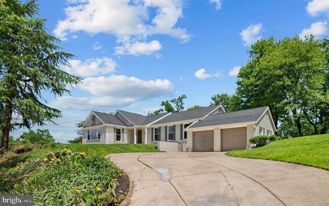 Primary Photo - 8200 Clay Dr