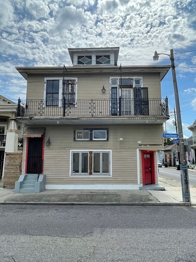 Building Photo - 2103 Urquhart St