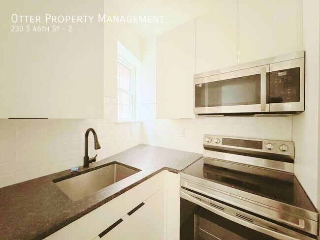 Building Photo - 230 S 46th St