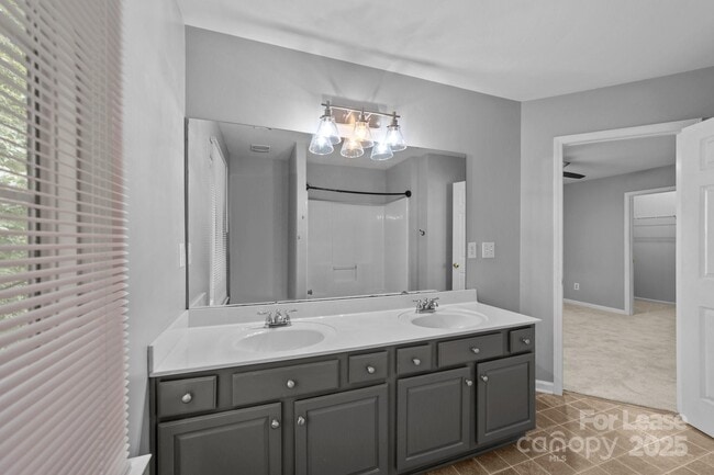 Building Photo - 17562 Caldwell Track Dr